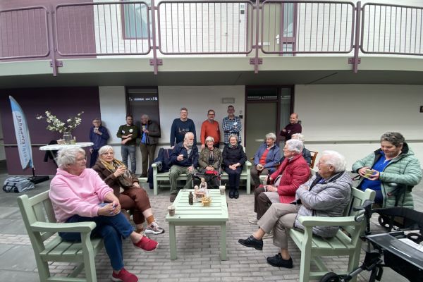 Geslaagde middag voor bewoners Sien de Grootstraat